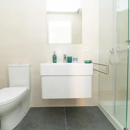 Blue By The River 1 - Elegant Two-bedroom In Santos Appartamento Lisbona